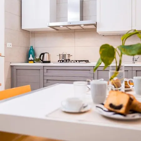 Sea Eleven Apartment